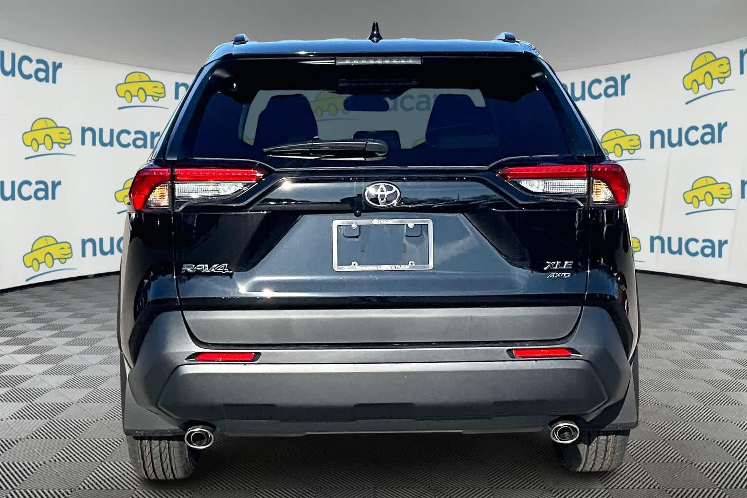 2025 Toyota RAV4 XLE - Photo 6