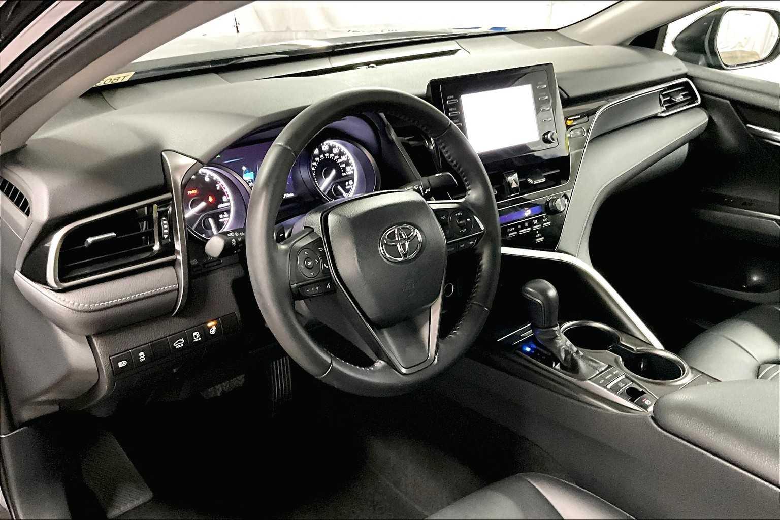 2023 Toyota Camry SE - Photo 8