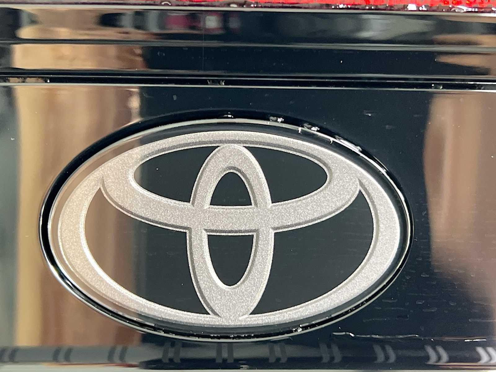 2024 Toyota Prius XLE - Photo 17