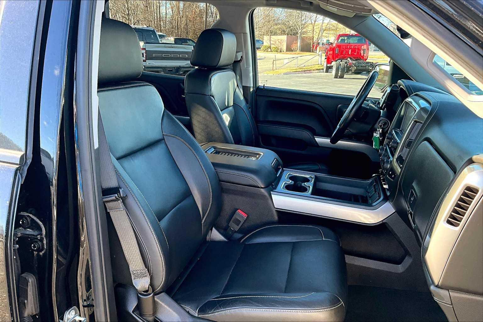 2018 Chevrolet Silverado 1500 LTZ - Photo 11