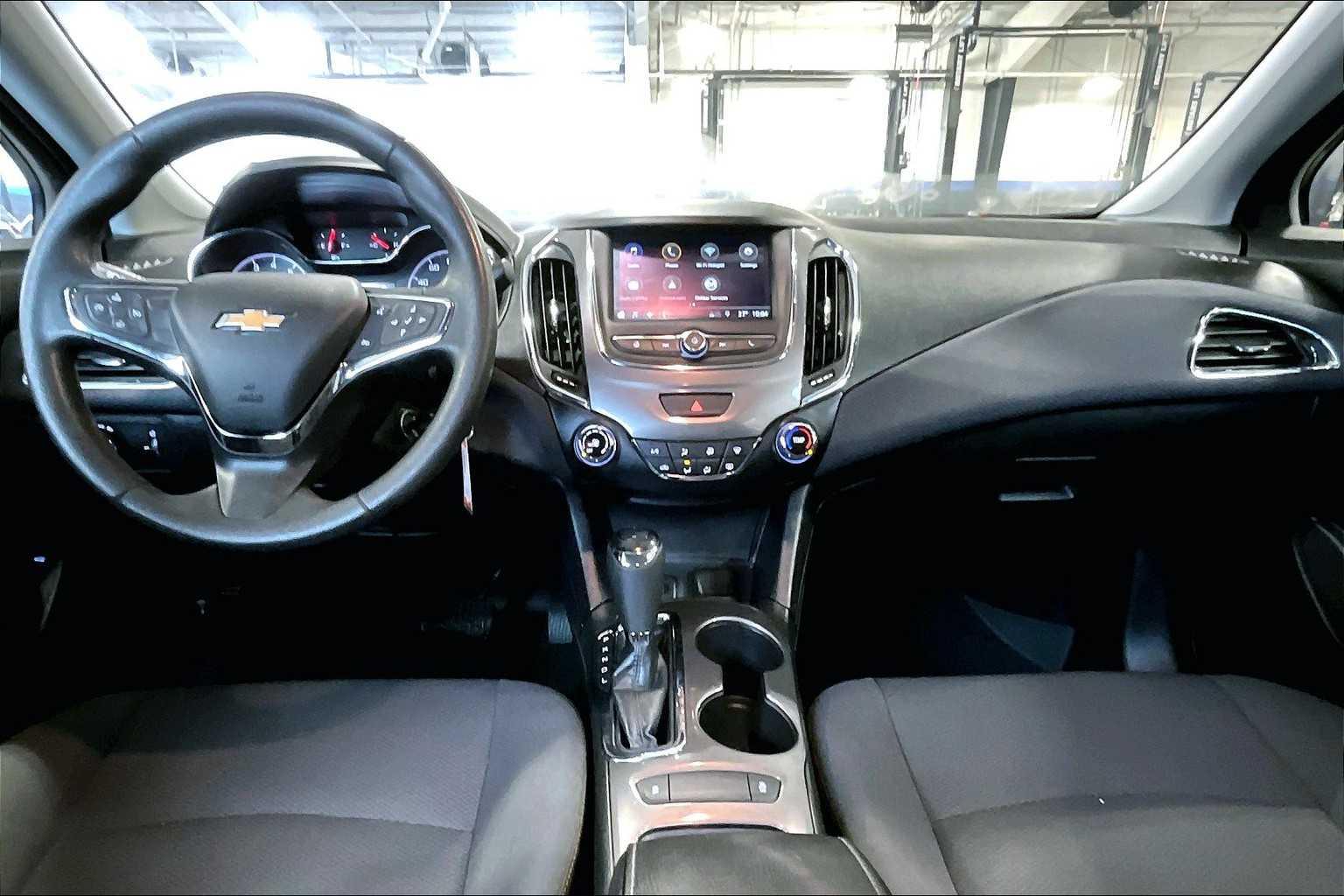 2019 Chevrolet Cruze LS - Photo 21