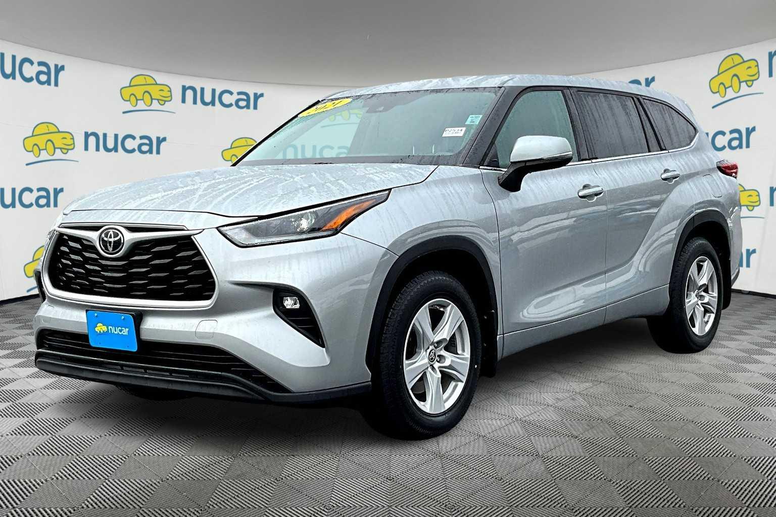 2021 Toyota Highlander LE - Photo 3