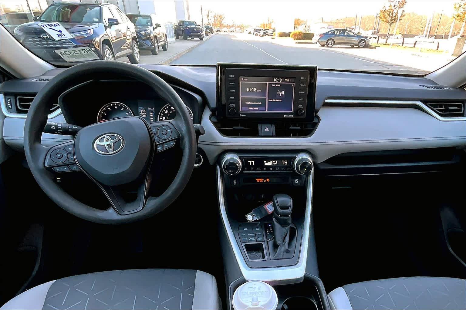 2021 Toyota RAV4 XLE - Photo 24