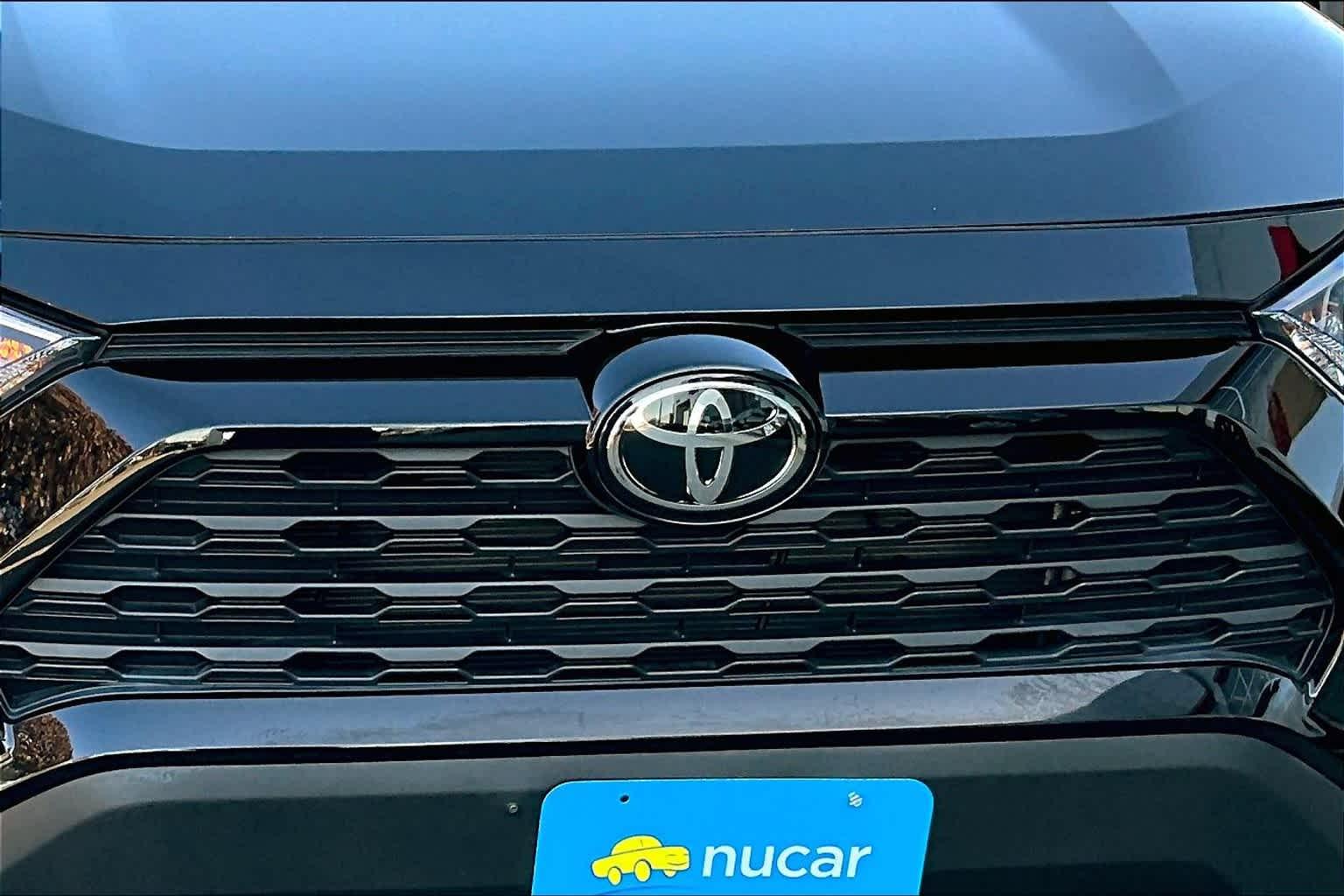 2021 Toyota RAV4 XLE - Photo 34