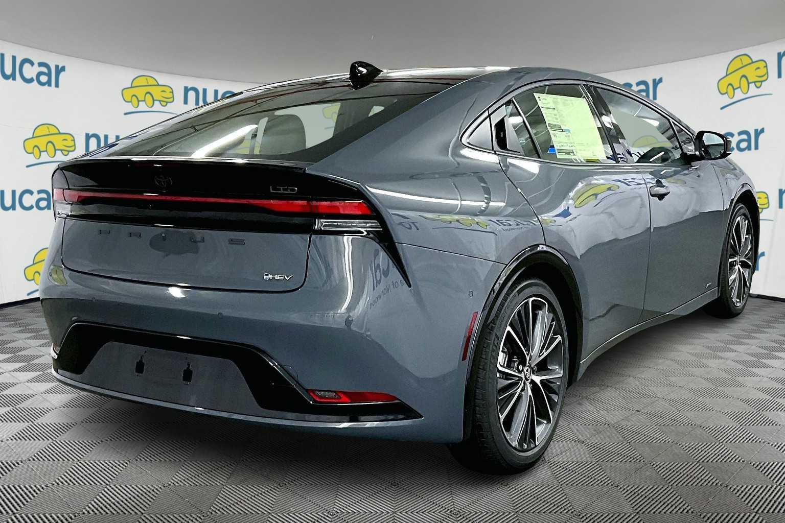 2024 Toyota Prius Limited - Photo 7