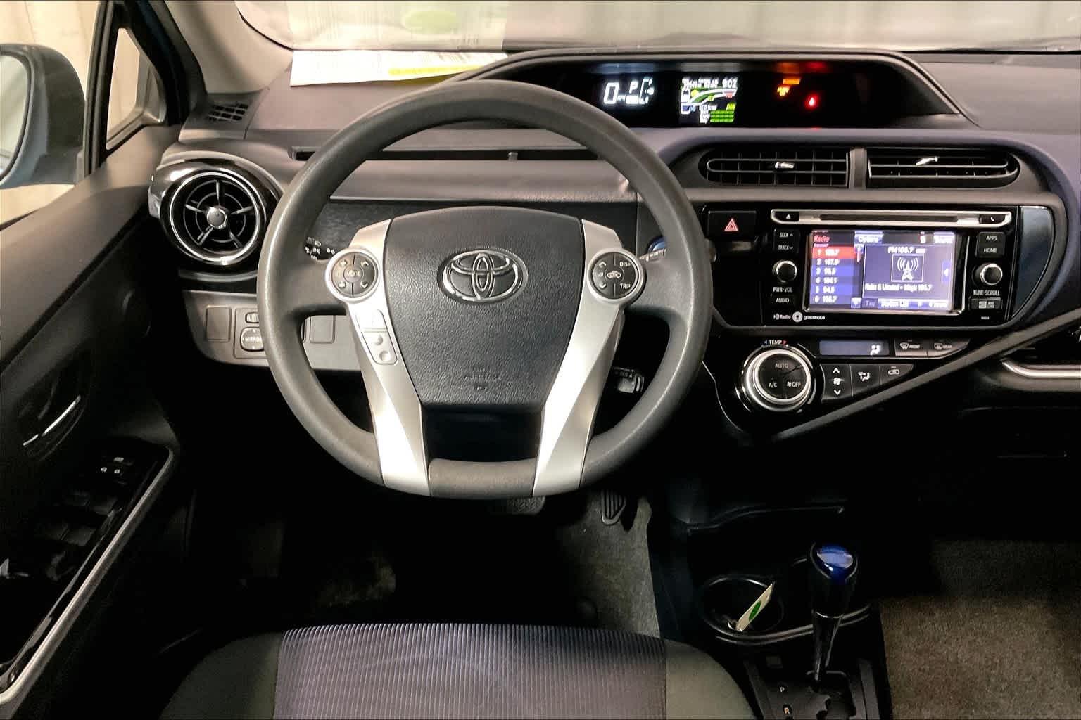 2015 Toyota Prius c Three - Photo 17