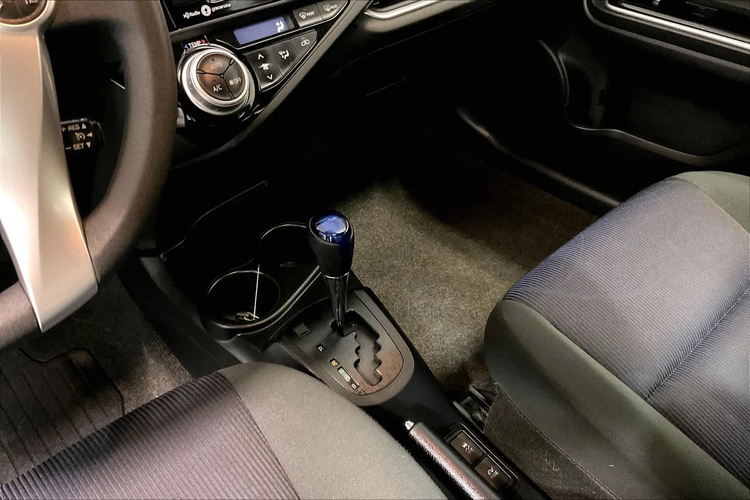 2015 Toyota Prius c Three - Photo 20