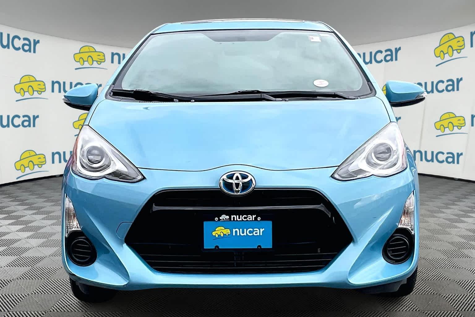 2015 Toyota Prius c Three - Photo 2