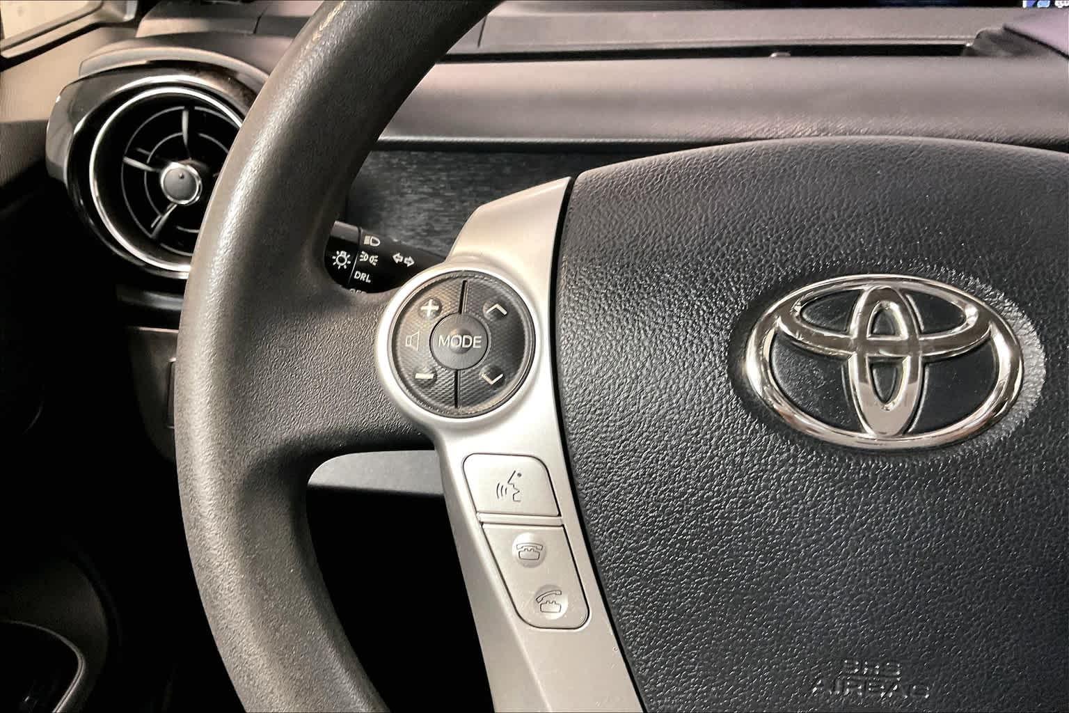 2015 Toyota Prius c Three - Photo 22