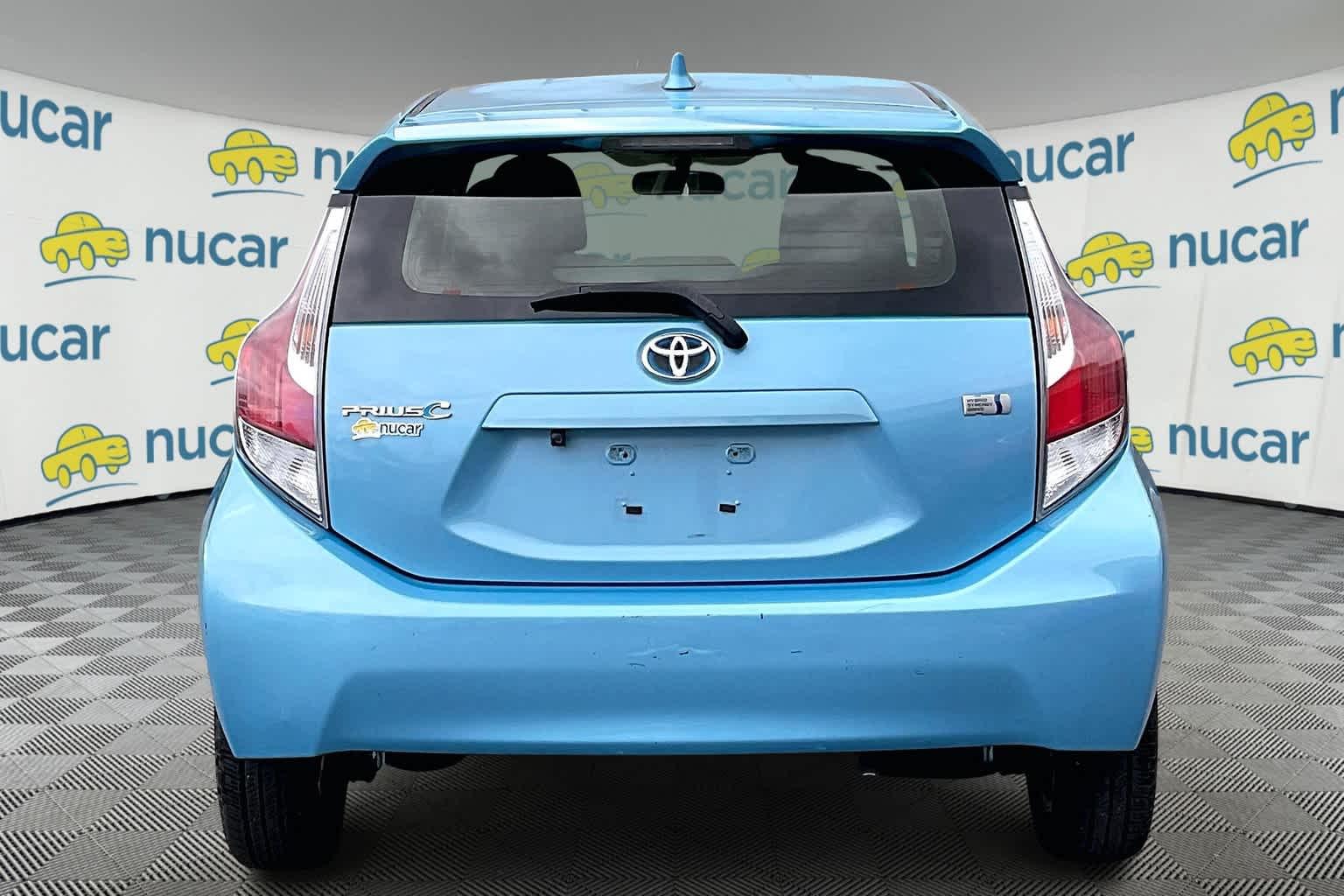 2015 Toyota Prius c Three - Photo 5