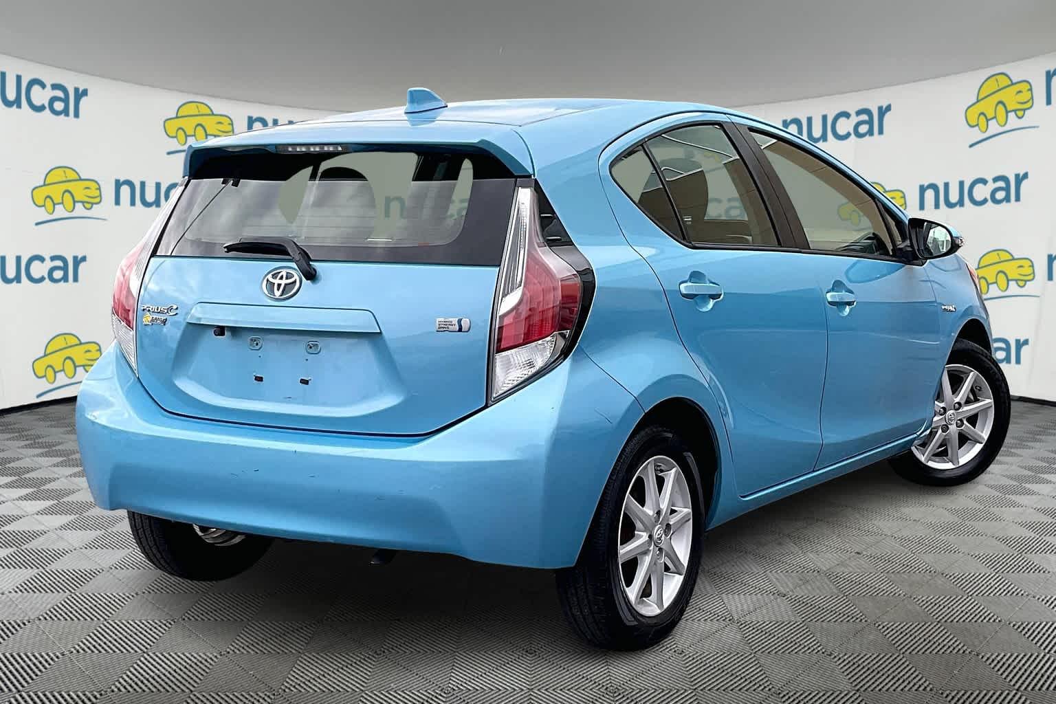 2015 Toyota Prius c Three - Photo 6