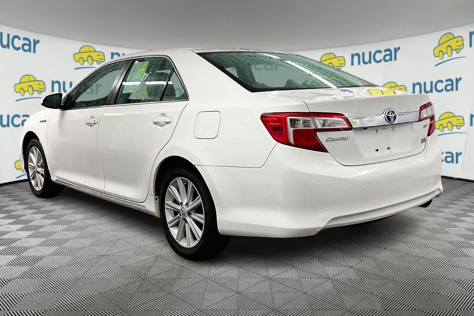 2014 Toyota Camry Hybrid XLE - Photo 4