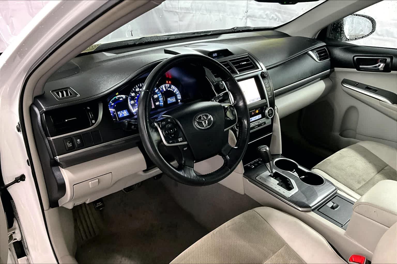 2014 Toyota Camry Hybrid XLE - Photo 8