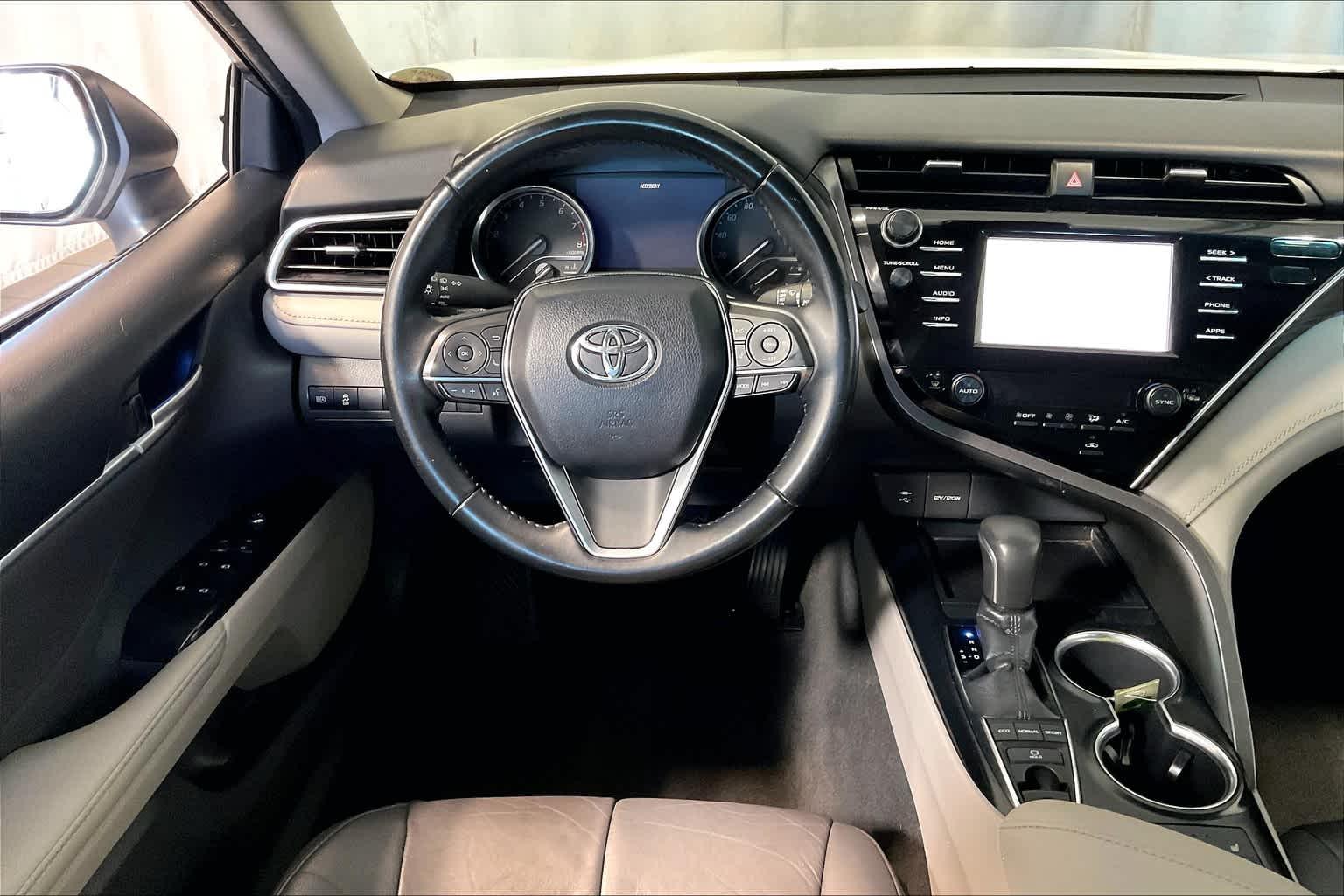 2018 Toyota Camry XLE - Photo 17