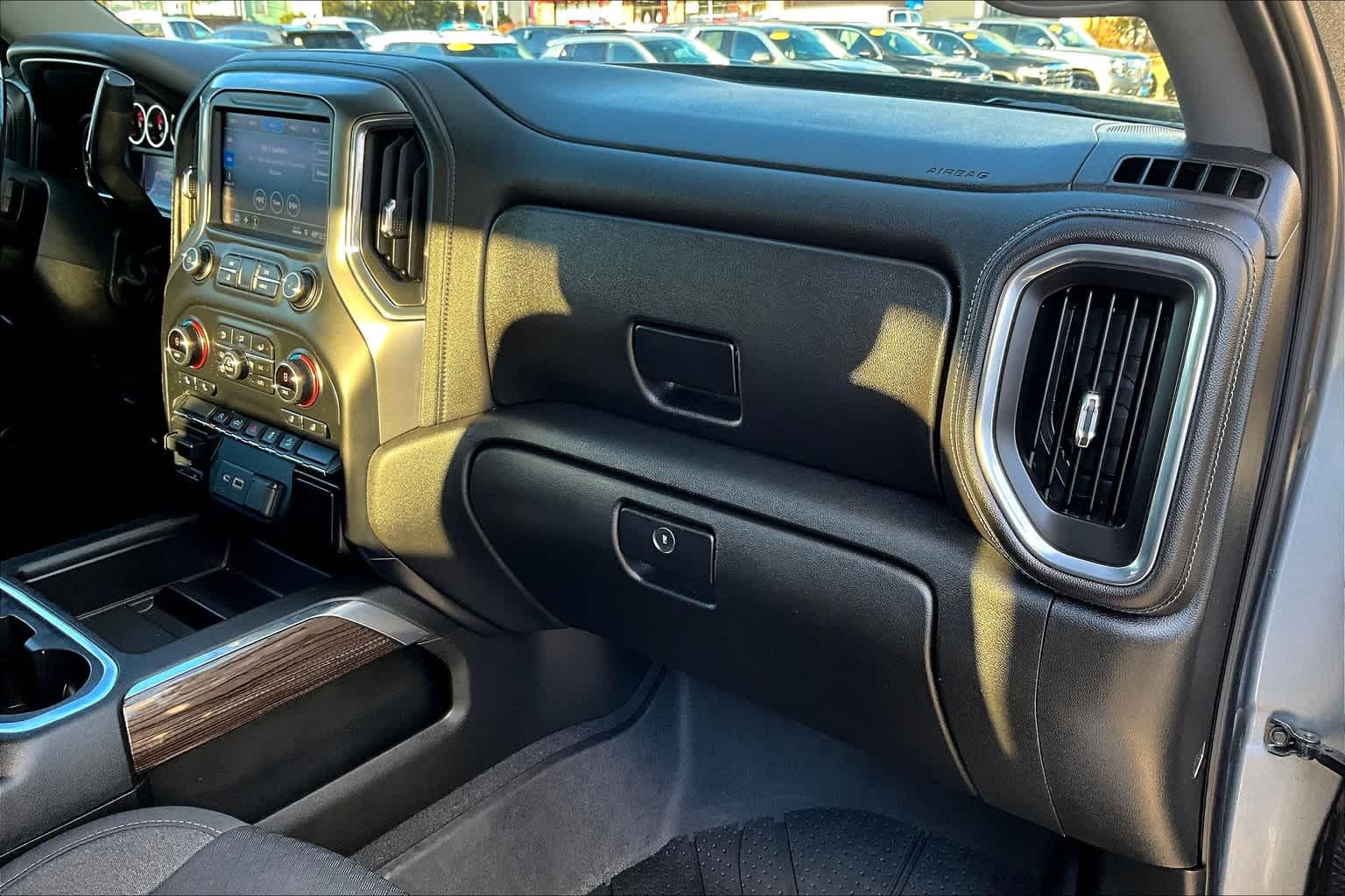 2020 Chevrolet Silverado 1500 RST 4WD Crew Cab 147 - Photo 13