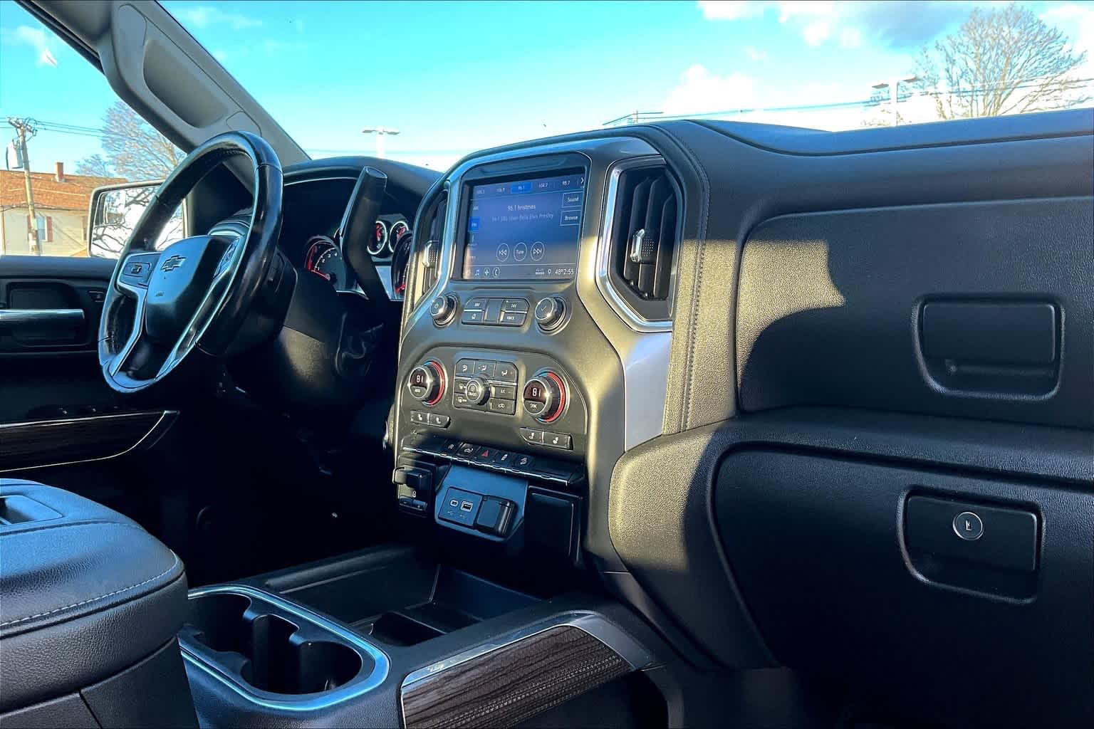 2020 Chevrolet Silverado 1500 RST 4WD Crew Cab 147 - Photo 14