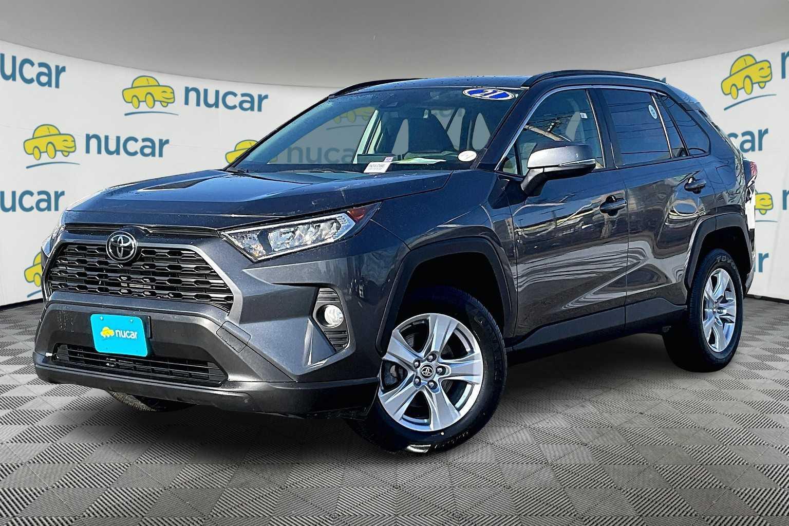 2021 Toyota RAV4 XLE - Photo 3