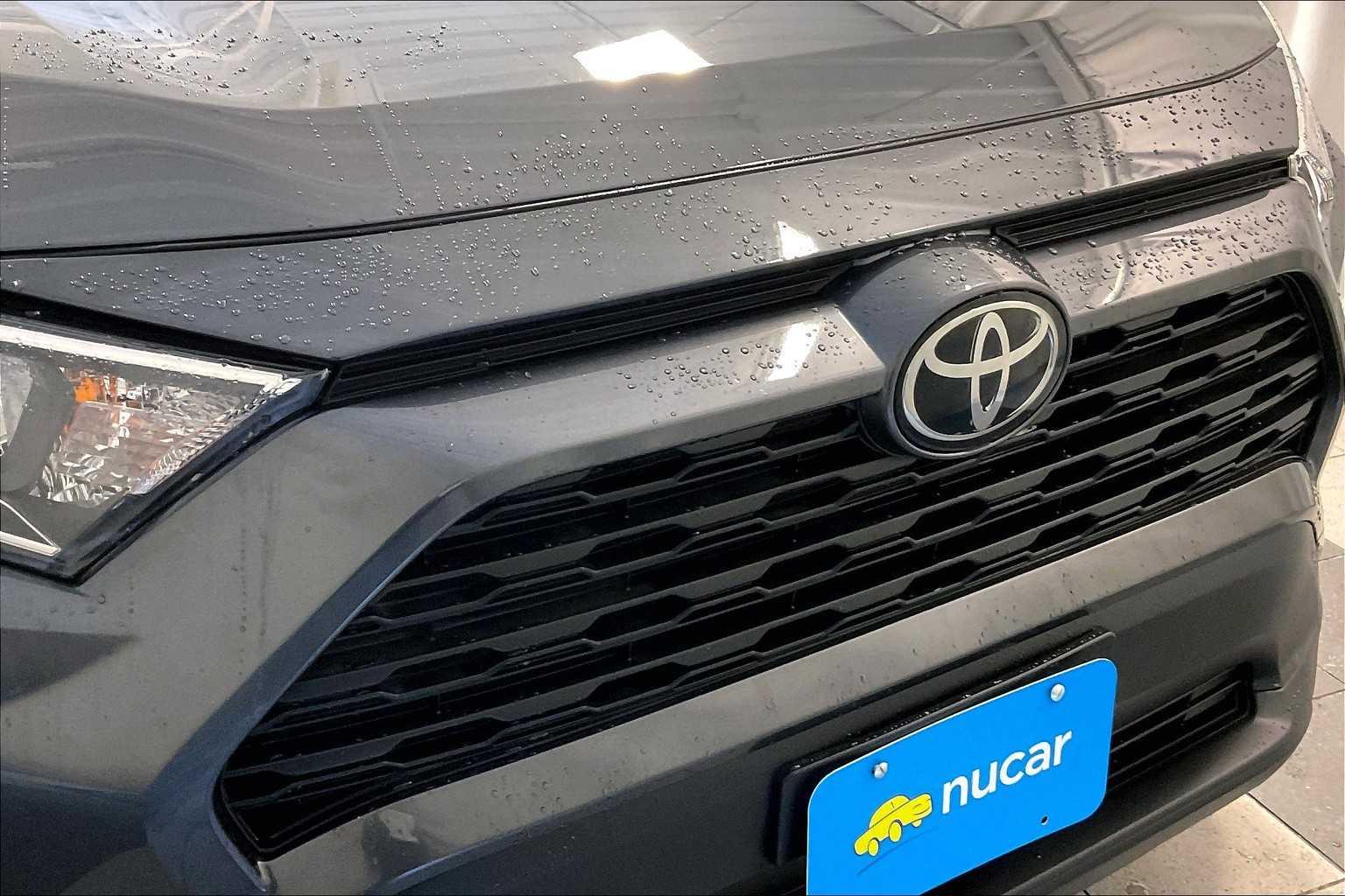 2021 Toyota RAV4 XLE - Photo 32