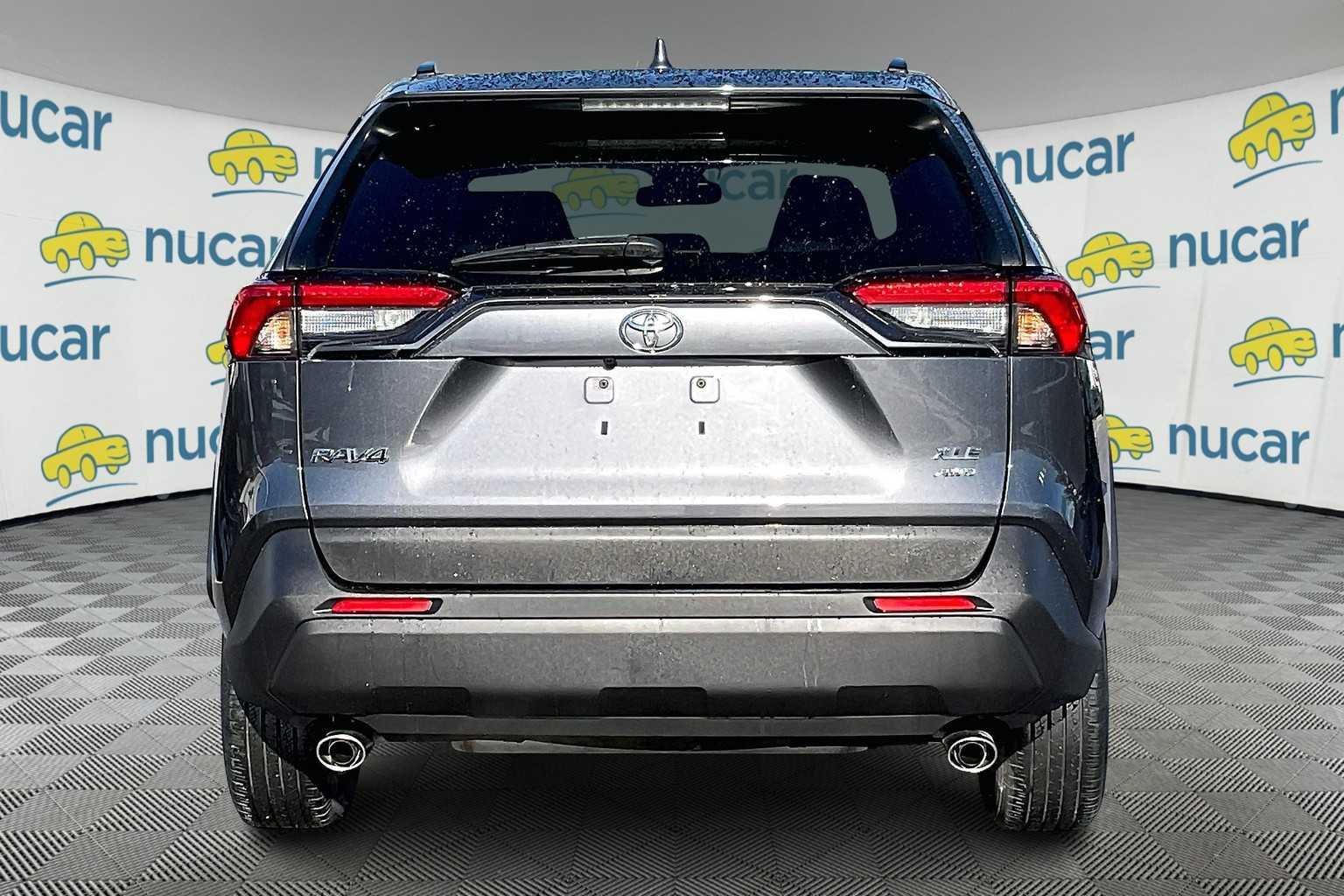 2021 Toyota RAV4 XLE - Photo 5