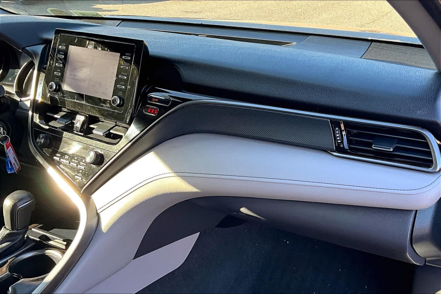 2021 Toyota Camry SE - Photo 13