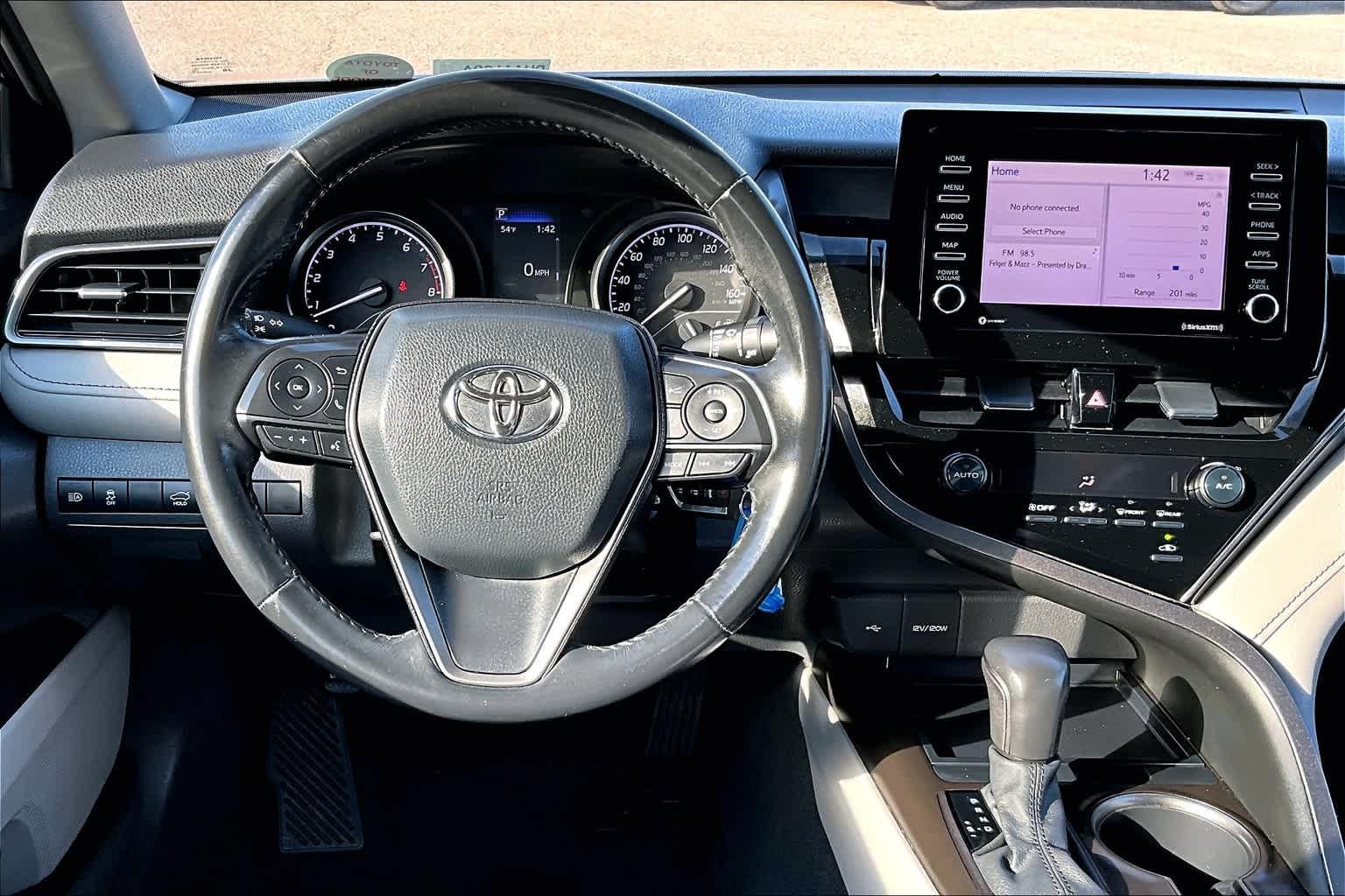 2021 Toyota Camry SE - Photo 17