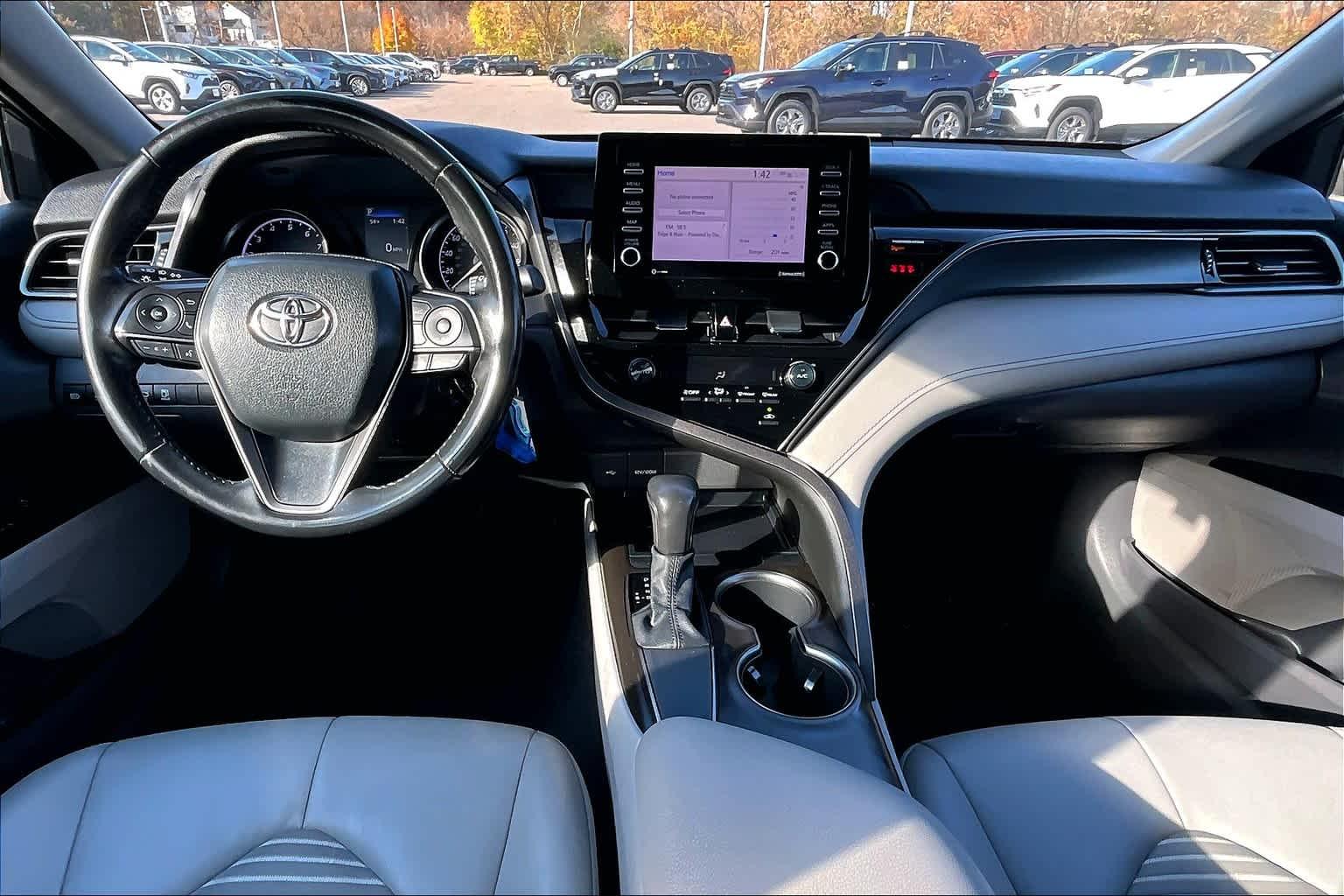 2021 Toyota Camry SE - Photo 21