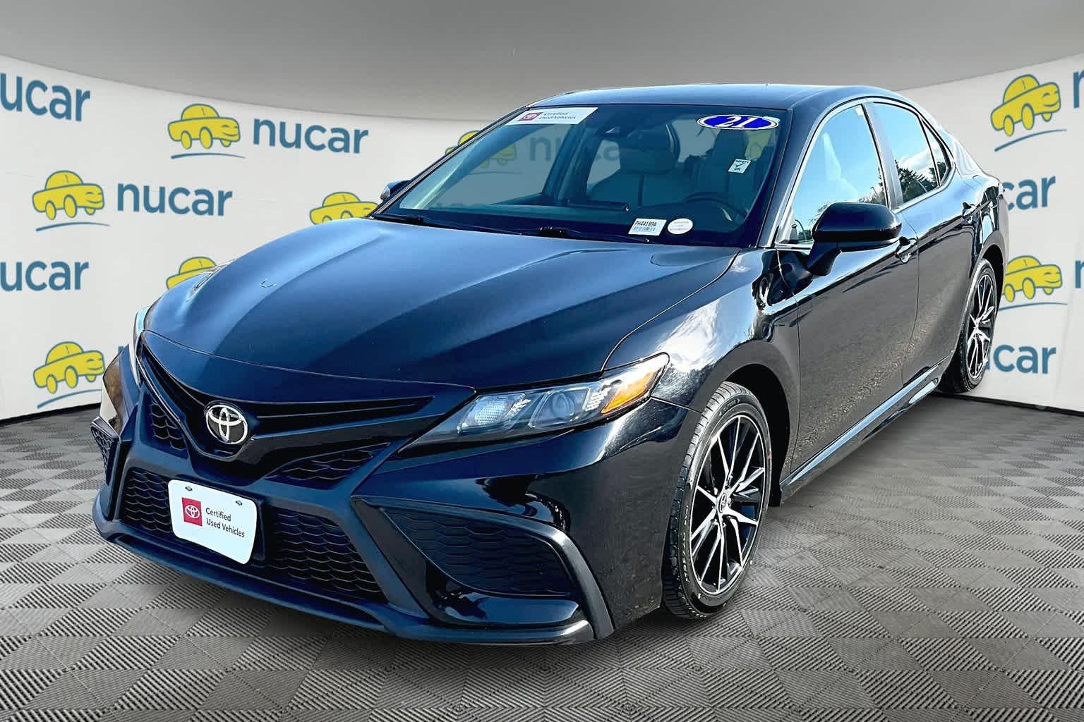 2021 Toyota Camry SE - Photo 3