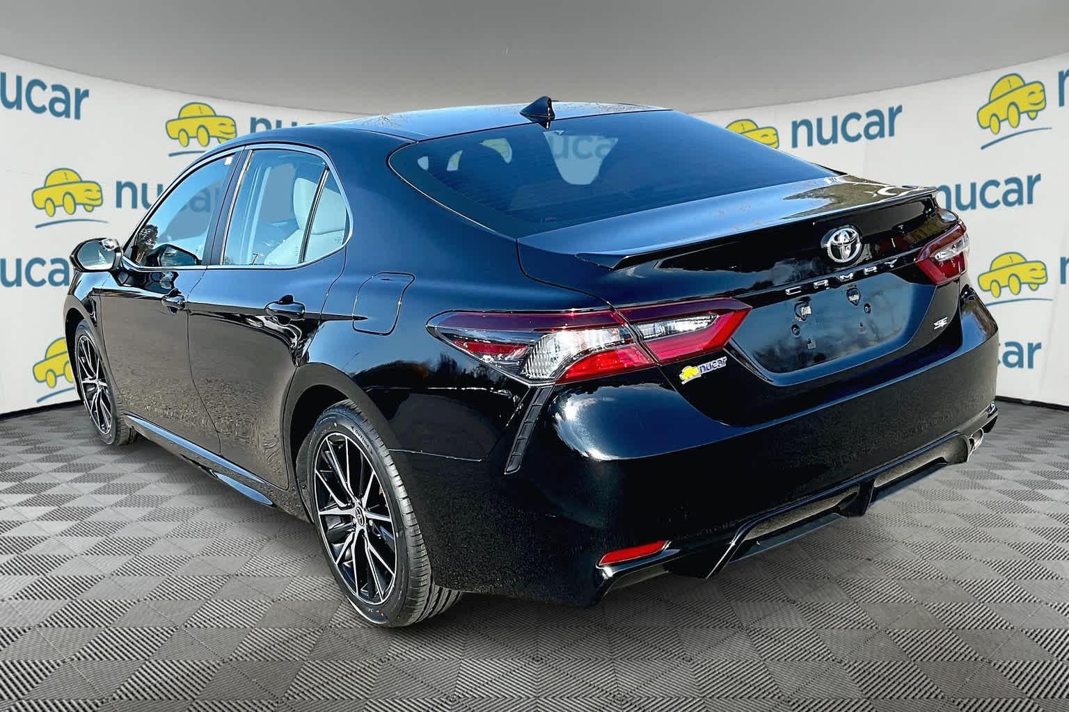 2021 Toyota Camry SE - Photo 4