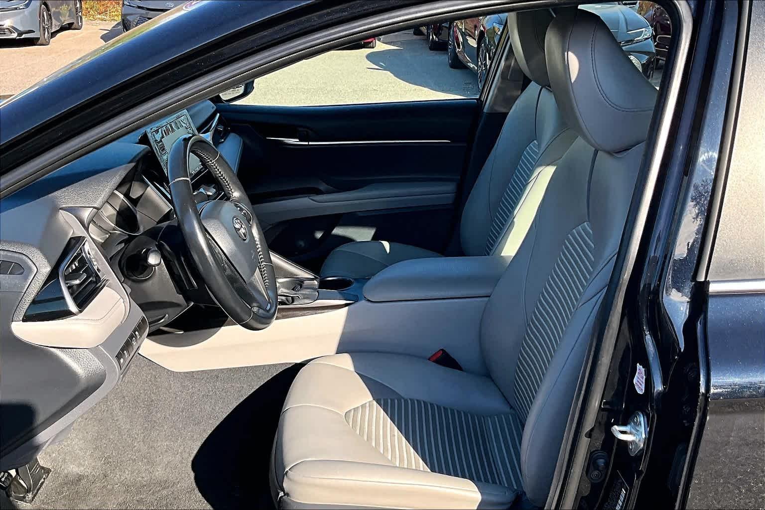 2021 Toyota Camry SE - Photo 10