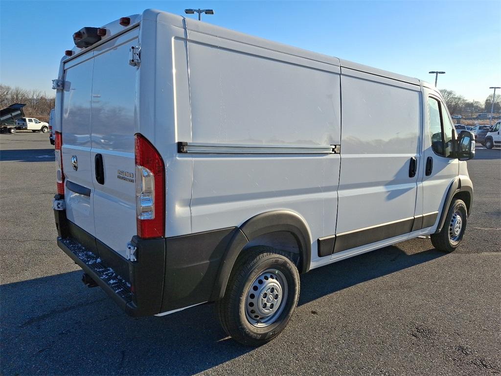 2025 Ram ProMaster 1500 Low Roof - Photo 4