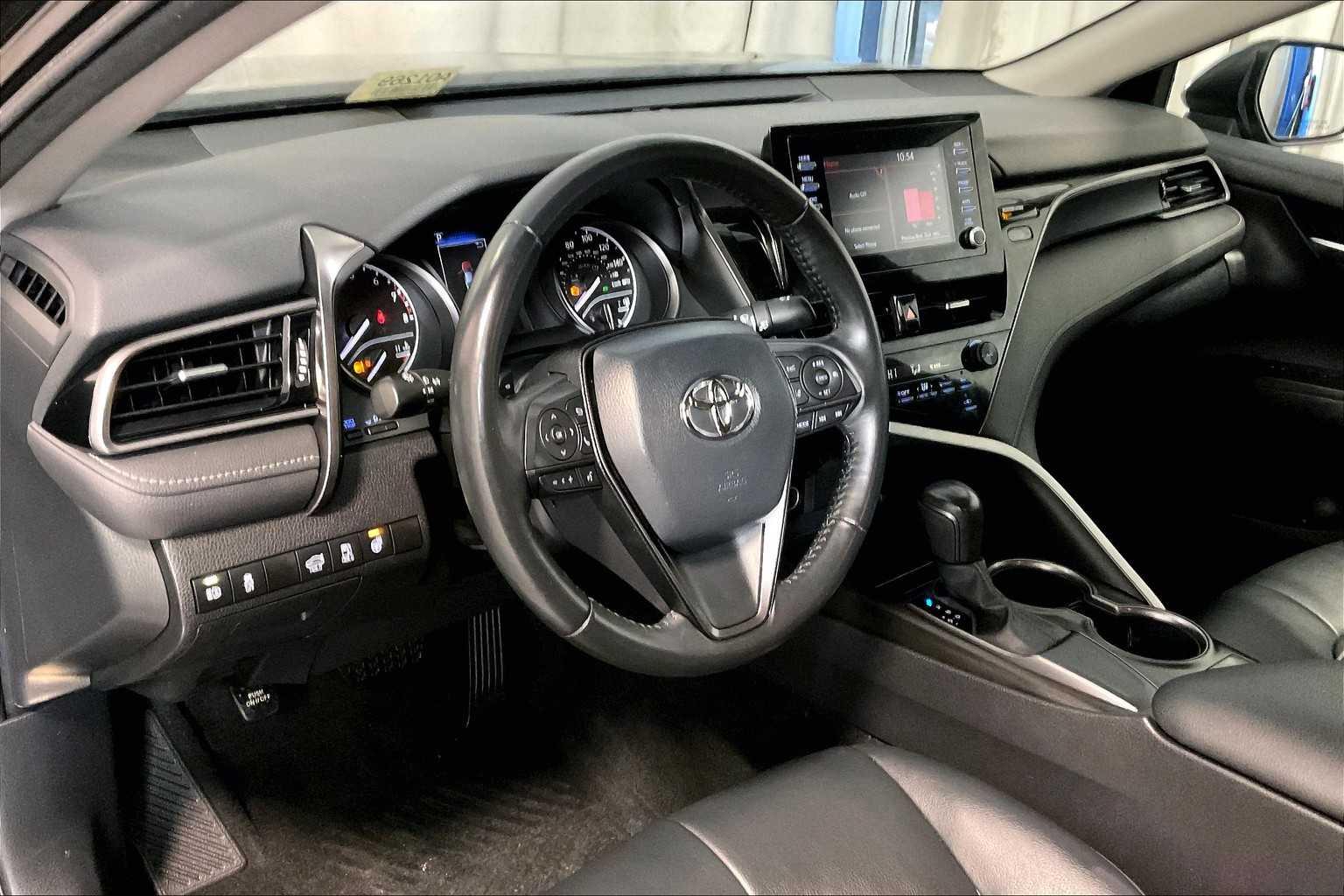 2022 Toyota Camry SE - Photo 8