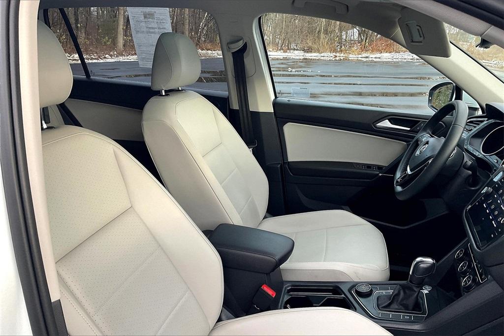 2020 Volkswagen Tiguan 2.0T SE - Photo 11