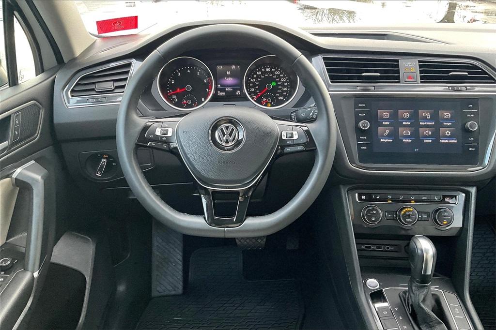 2020 Volkswagen Tiguan 2.0T SE - Photo 16