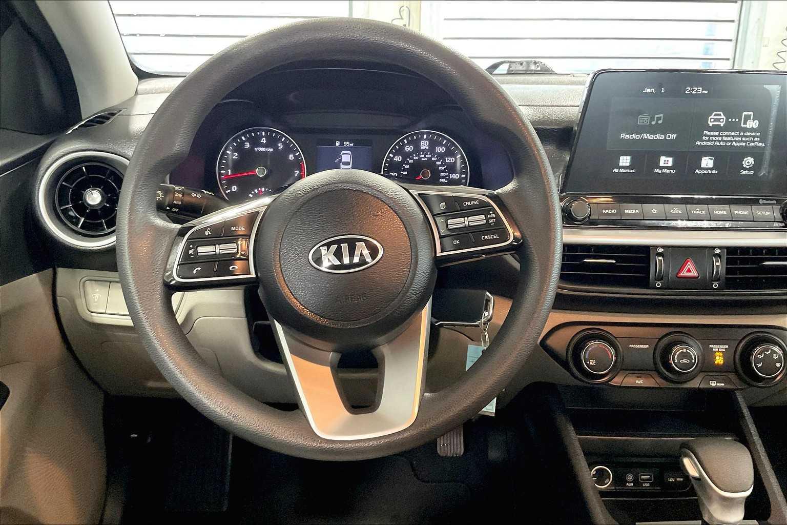 2021 Kia Forte LXS - Photo 17