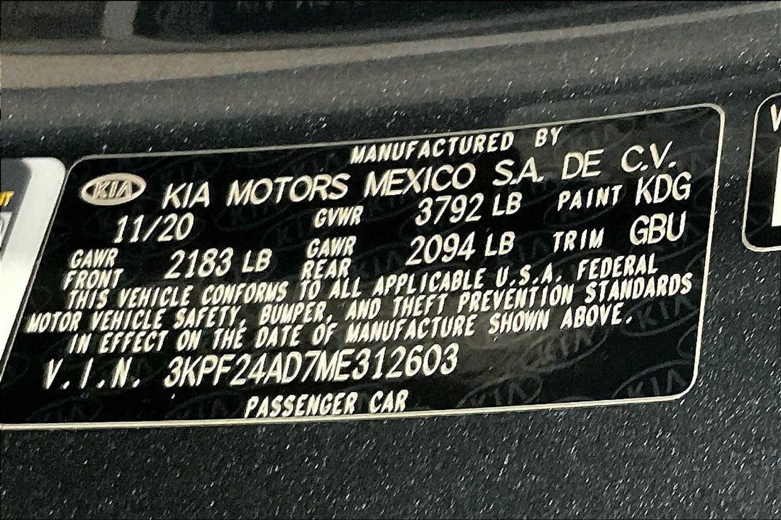 2021 Kia Forte LXS - Photo 32