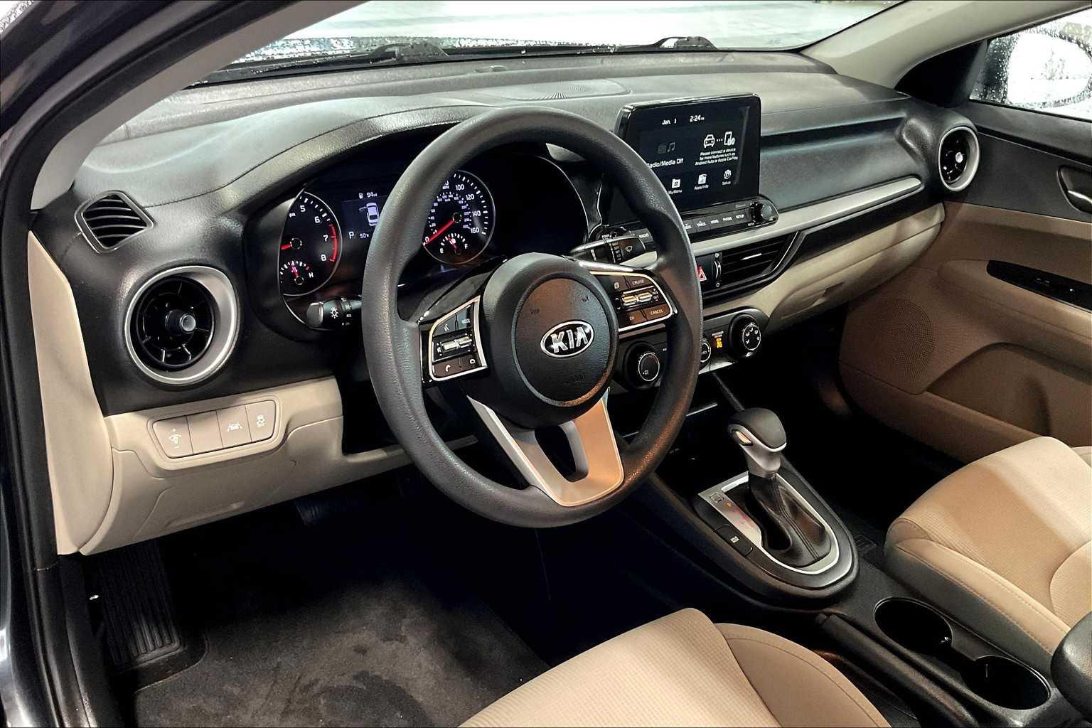 2021 Kia Forte LXS - Photo 8