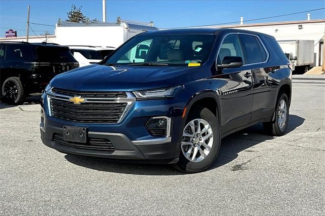 2022 Chevrolet Traverse LS - Photo 2