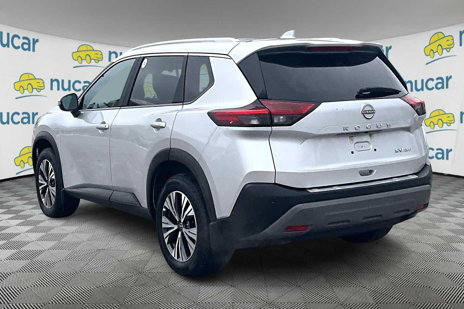 2023 Nissan Rogue SV - Photo 4