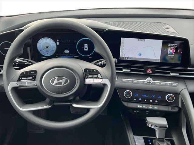 2024 Hyundai Elantra SEL - Photo 17