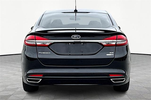 2018 Ford Fusion SE - Photo 5