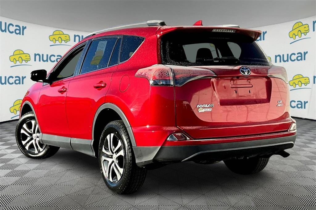 2016 Toyota RAV4 LE - Photo 4