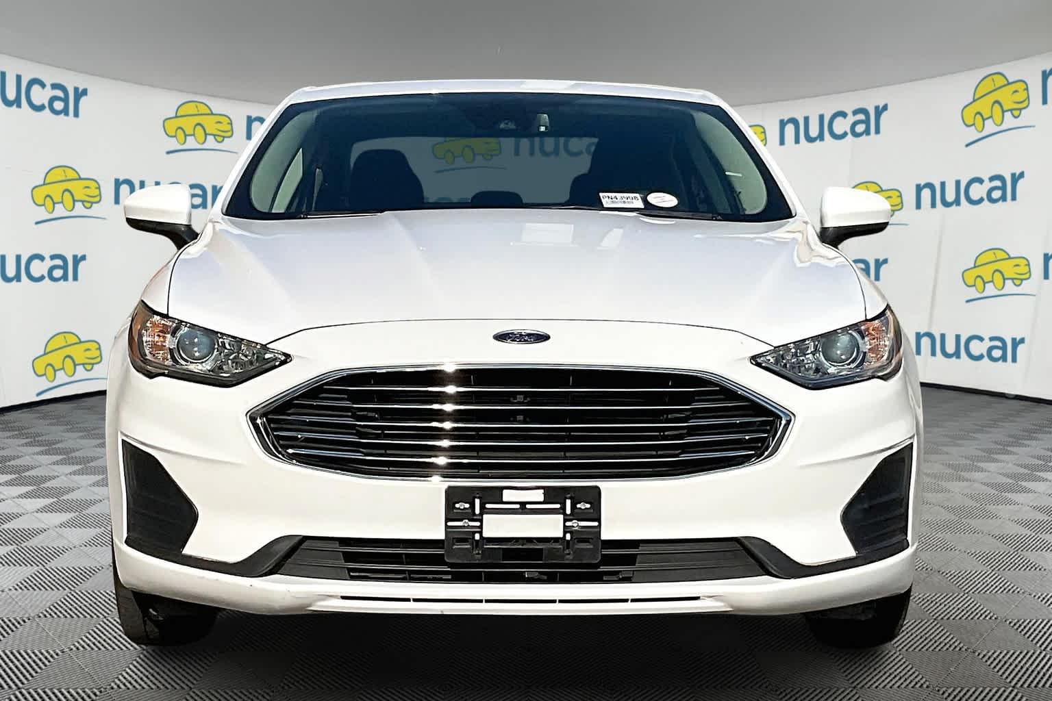 2020 Ford Fusion SE - Photo 2