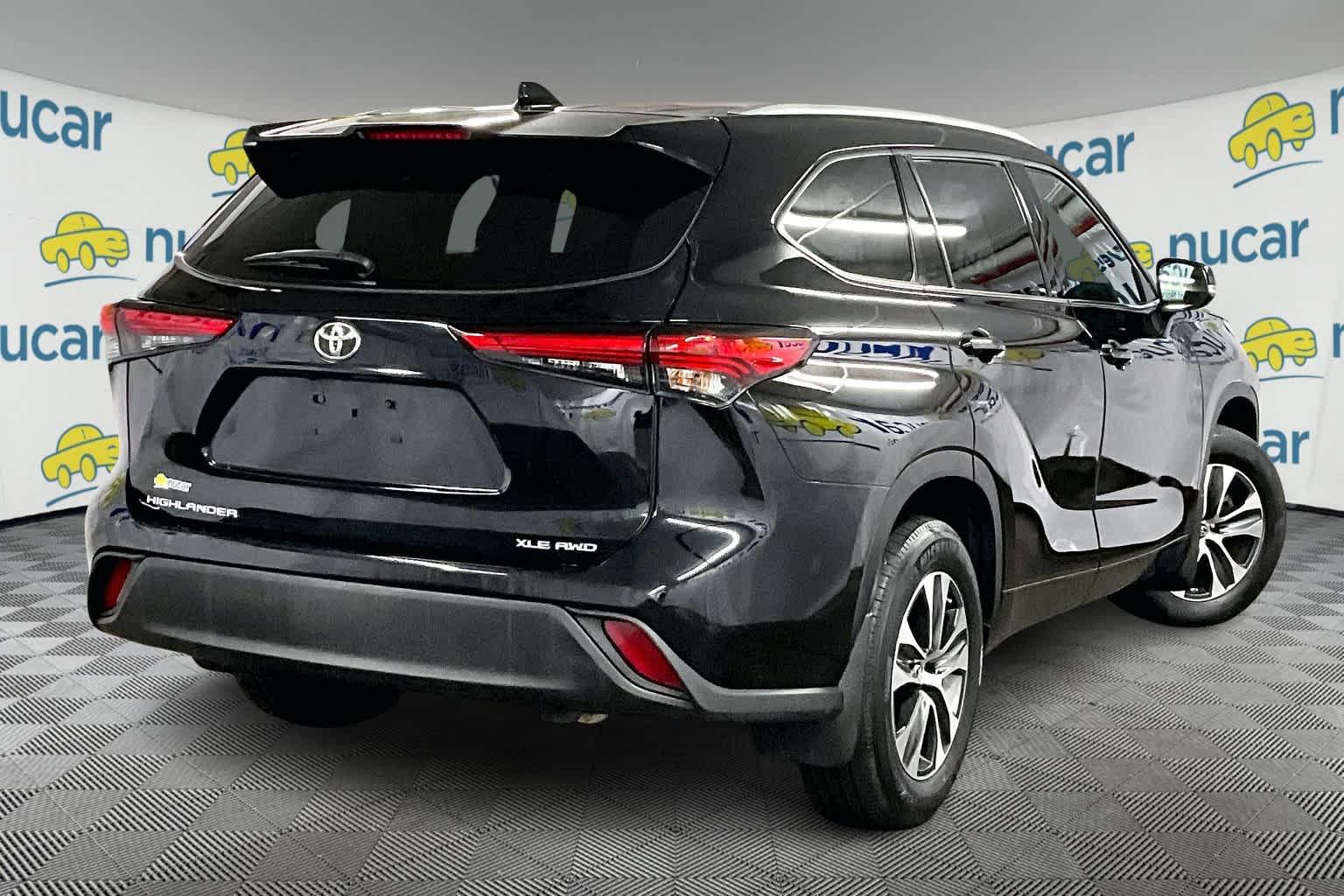 2022 Toyota Highlander XLE - Photo 6