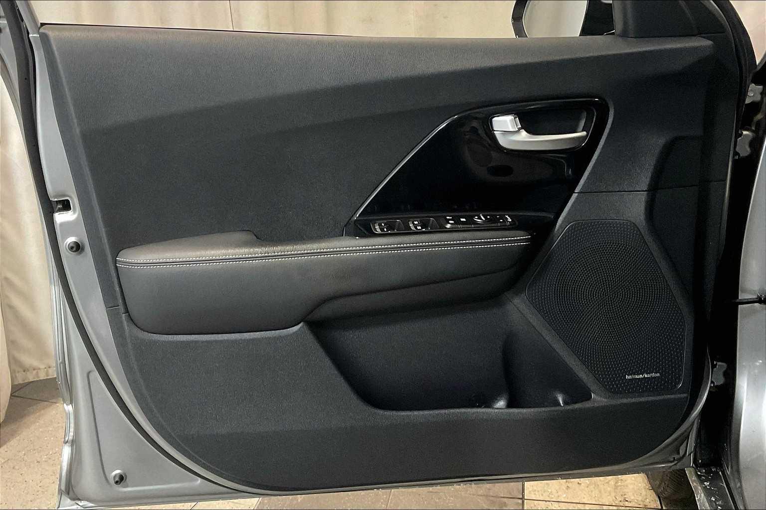 2022 Kia Niro EV EX - Photo 9