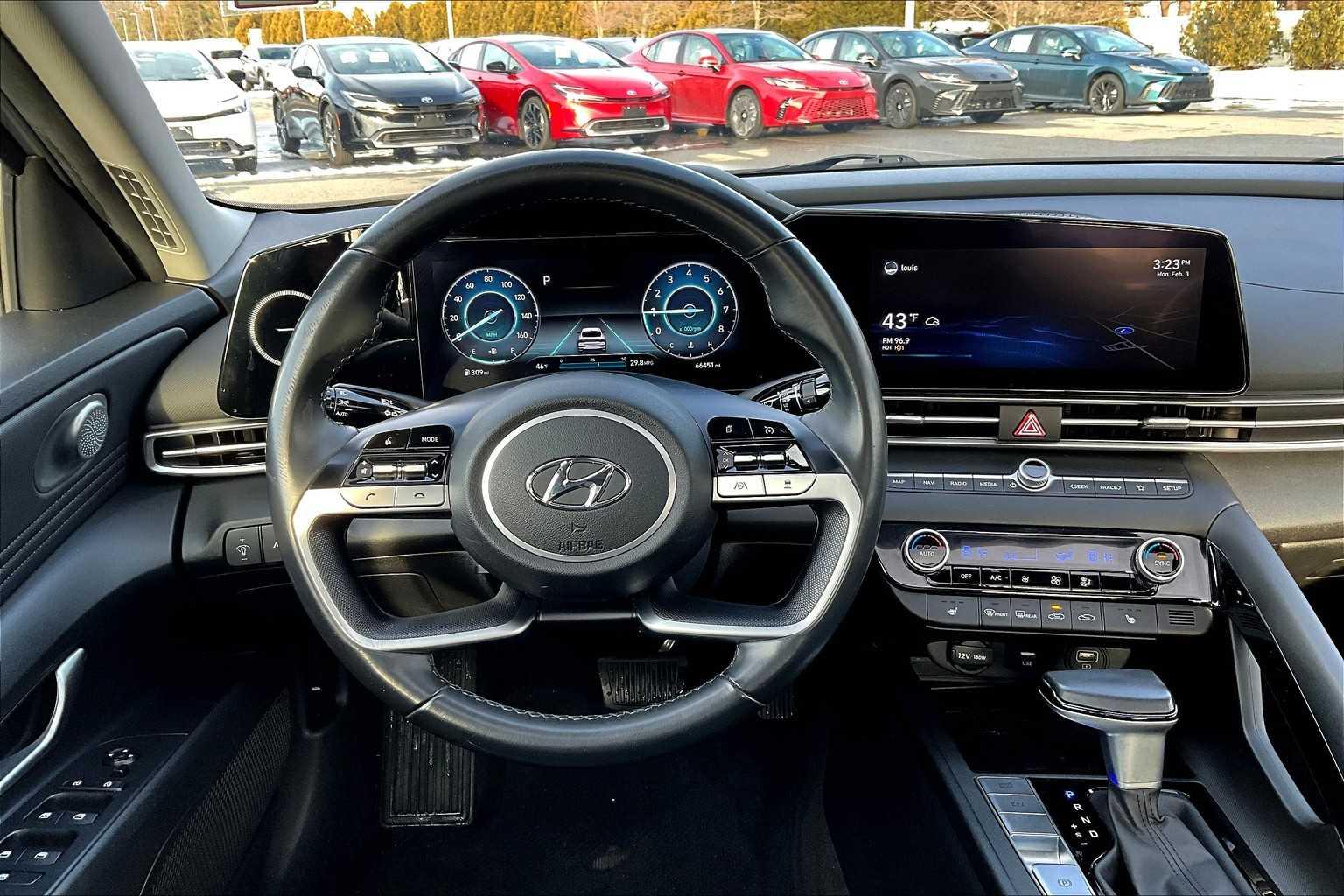 2022 Hyundai Elantra Limited - Photo 17