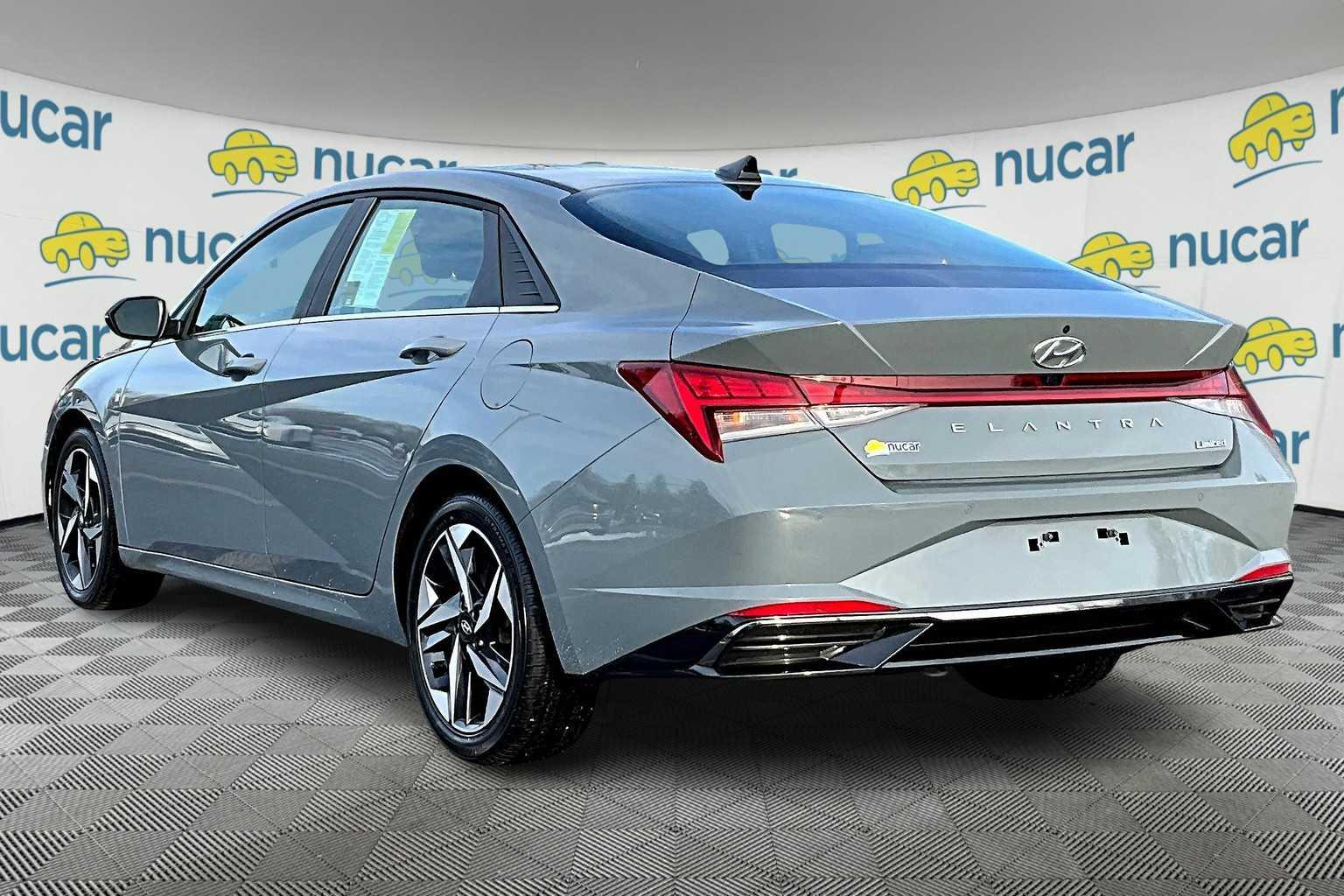 2022 Hyundai Elantra Limited - Photo 4