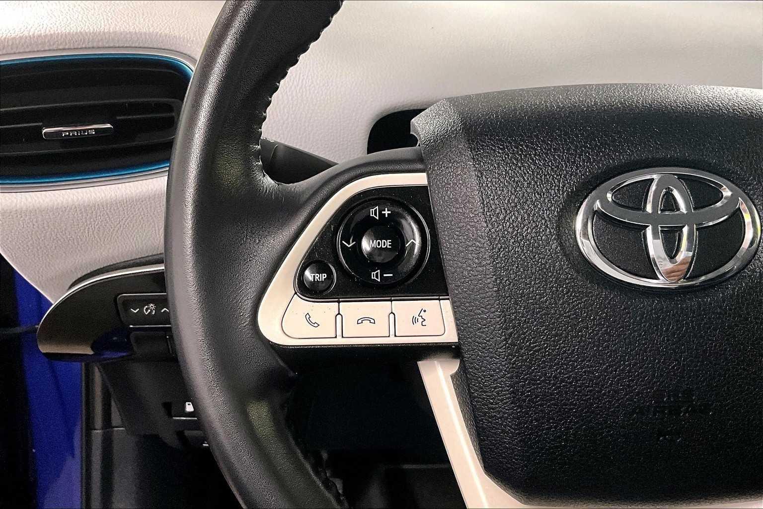 2018 Toyota Prius Three - Photo 22