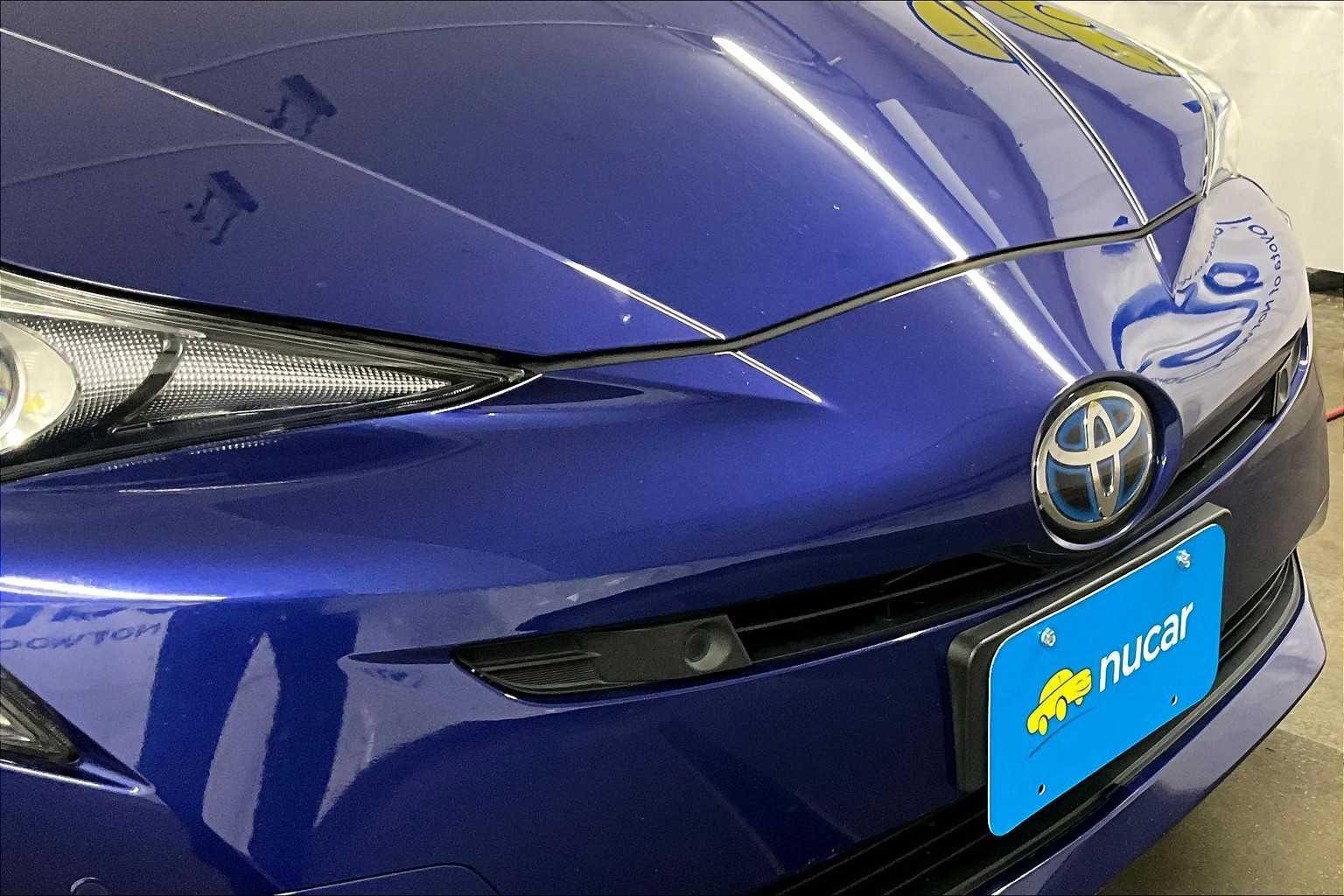 2018 Toyota Prius Three - Photo 30