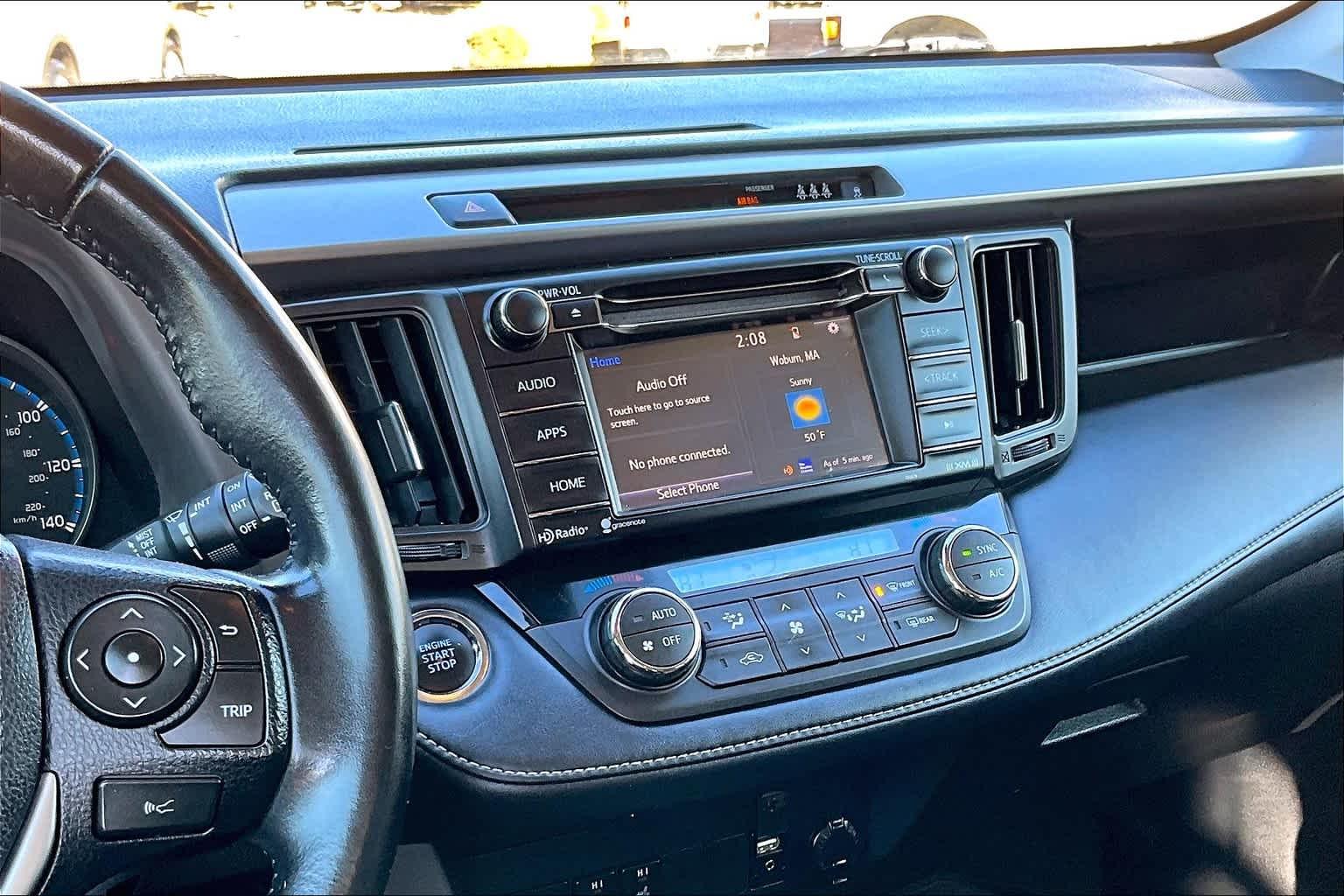 2018 Toyota RAV4 XLE - Photo 18