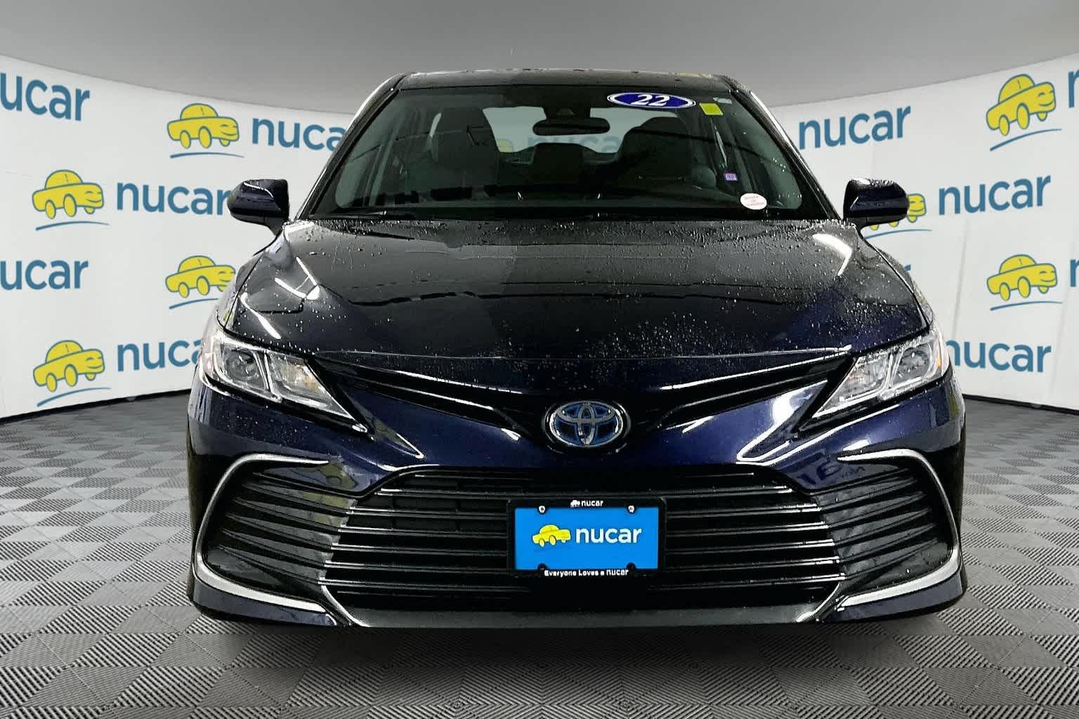 2022 Toyota Camry Hybrid LE - Photo 2